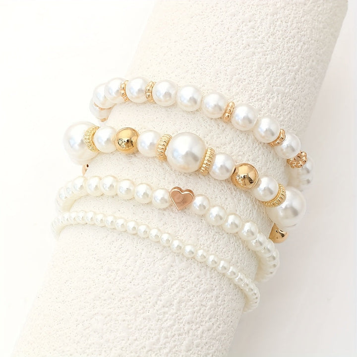 Ensemble de Bracelets - Cœurs et Perles Délicates, mise en situation