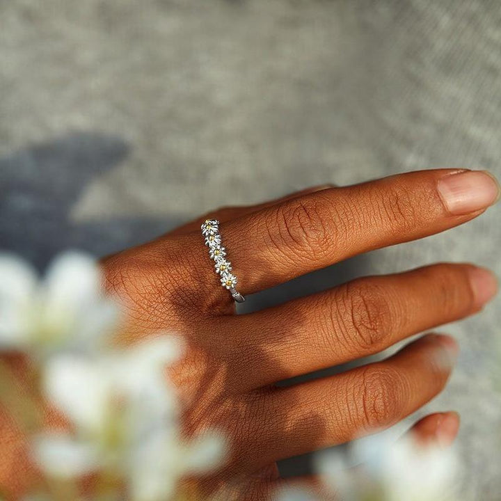 Bague marguerite émaillée détail