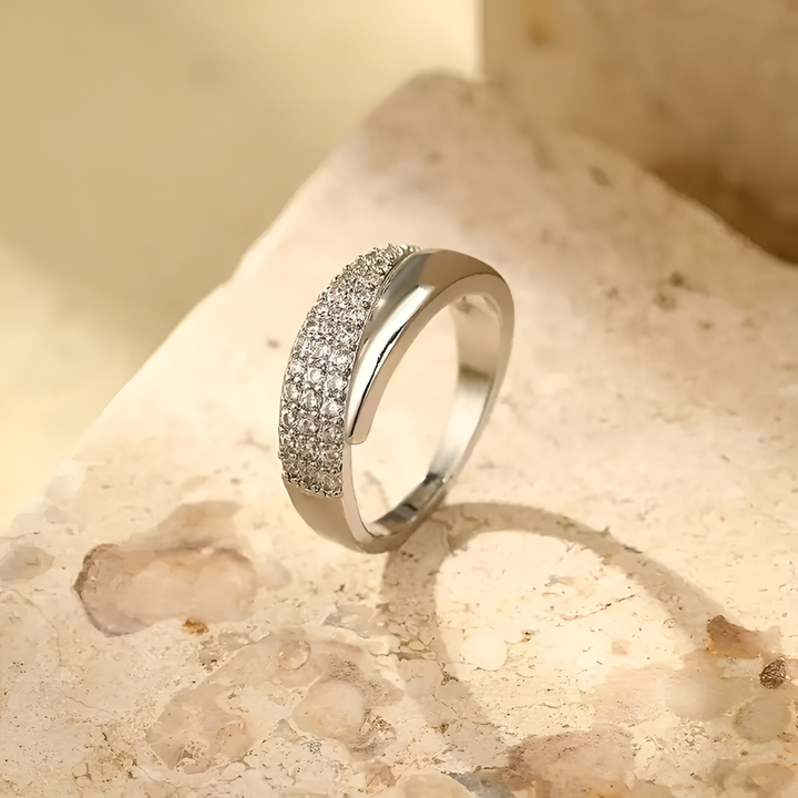 Bague - Confort Intemporel et Féminin, mise en situation