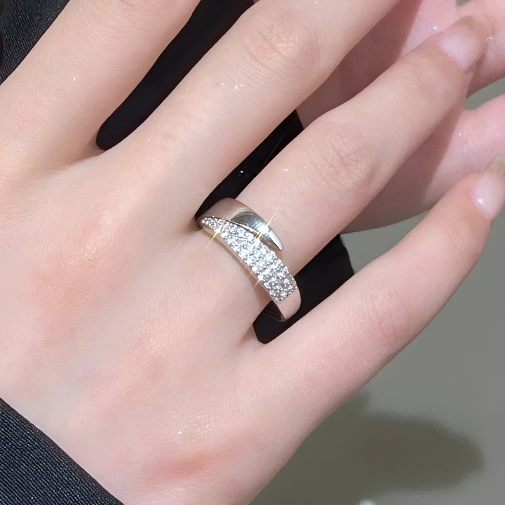 Bague - Confort Intemporel et Féminin, teinte Argent