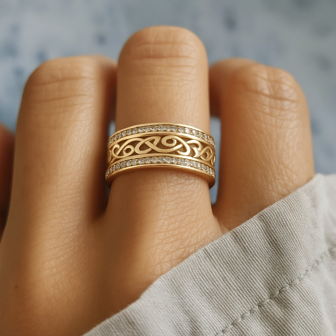 Bague dorée épurée