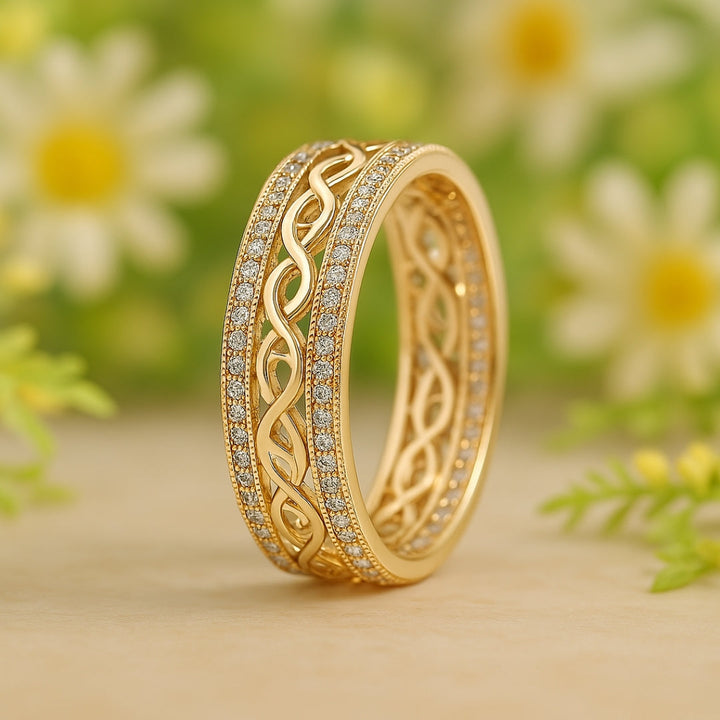 Détail bague dorée